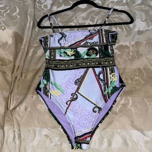 One piece baiting suit